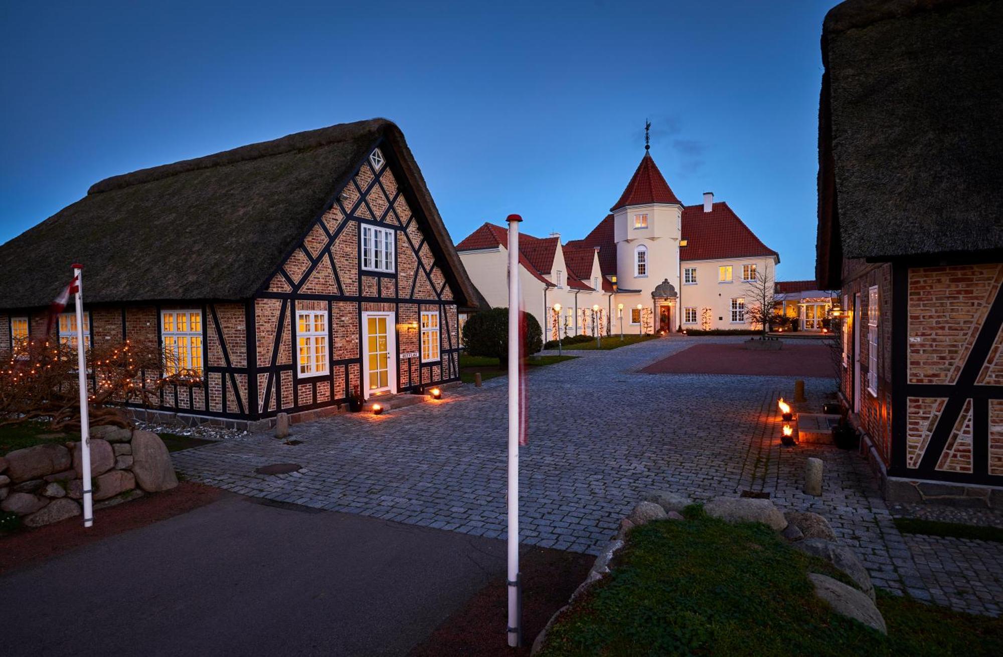 Gl. Avernaes Sinatur Hotel & Konference Ebberup Екстериор снимка