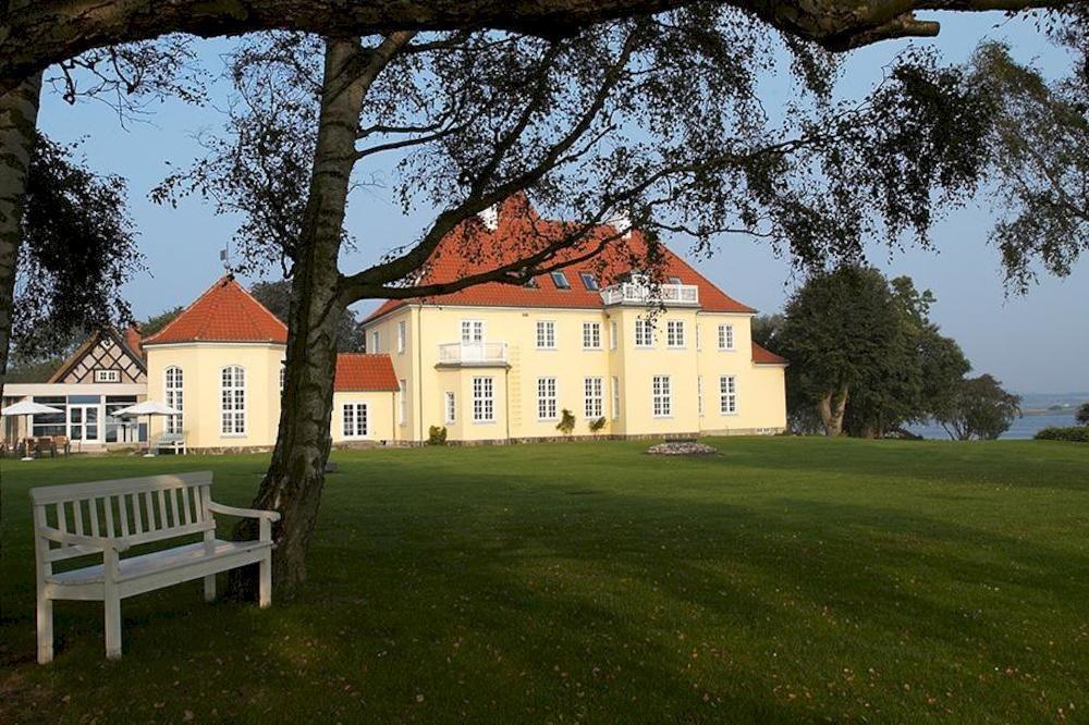 Gl. Avernaes Sinatur Hotel & Konference Ebberup Екстериор снимка