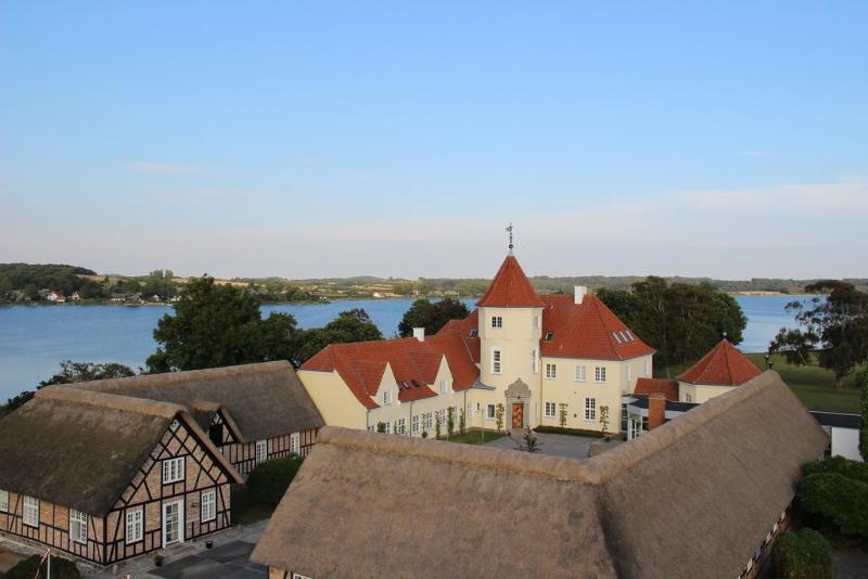 Gl. Avernaes Sinatur Hotel & Konference Ebberup Екстериор снимка
