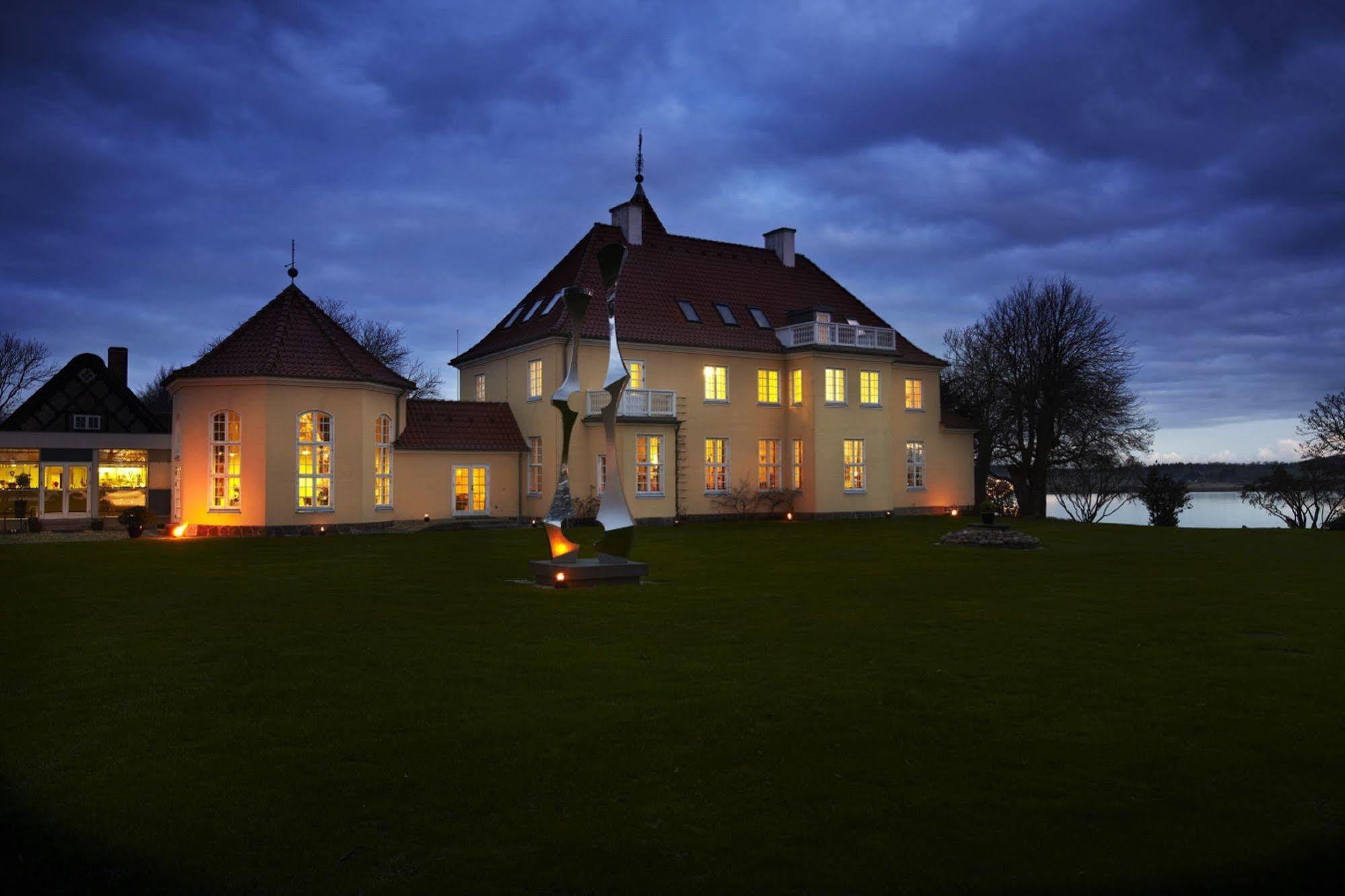Gl. Avernaes Sinatur Hotel & Konference Ebberup Екстериор снимка